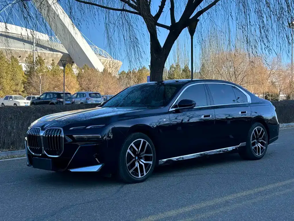 BMW 7 Series — фото 5
