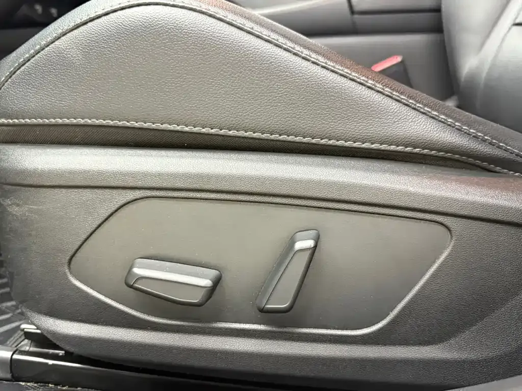Hyundai Elantra — фото 8