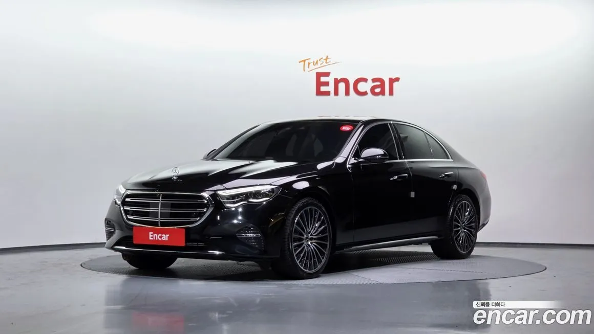 Mercedes-Benz E-Class — фото 1