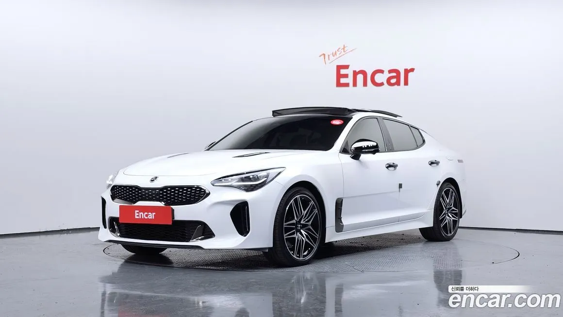 Kia Stinger — фото 1