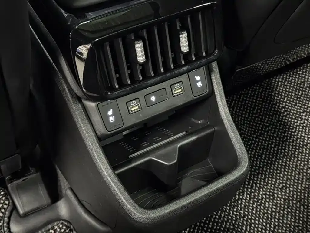 Hyundai Custo — фото 6