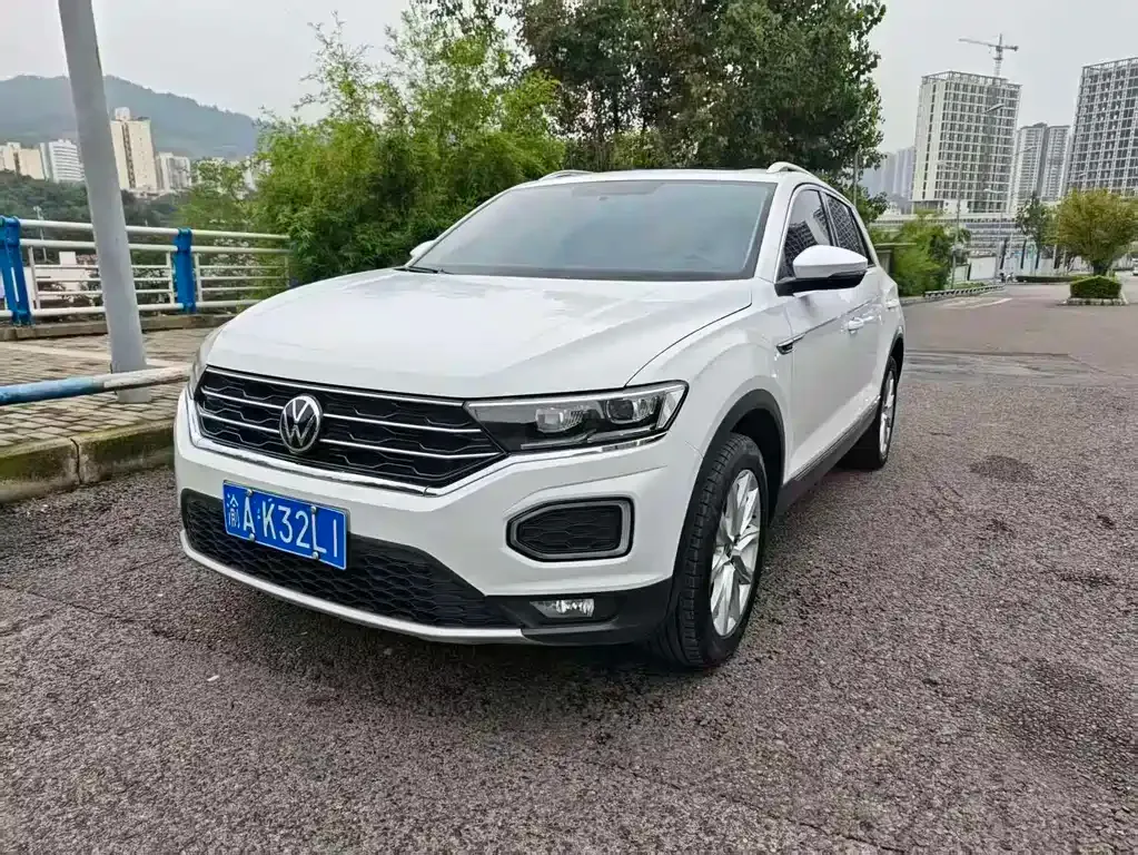 Volkswagen T-Roc — фото 1
