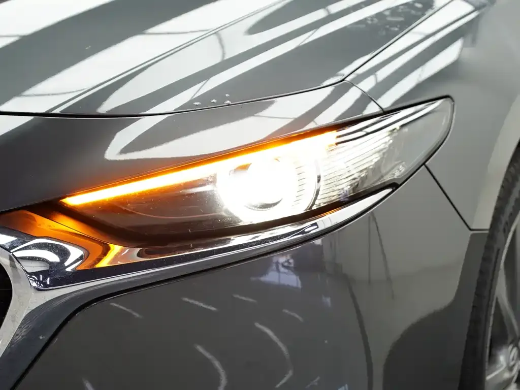 Mazda 3 Axela — фото 7