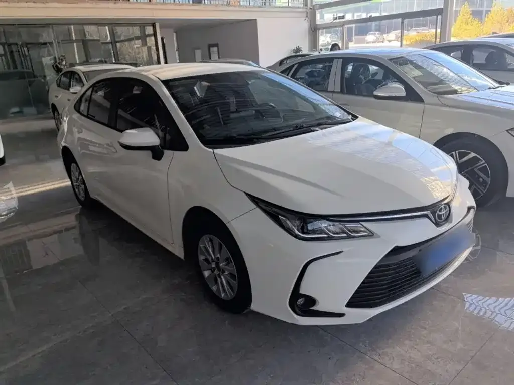 Toyota Corolla — фото 4