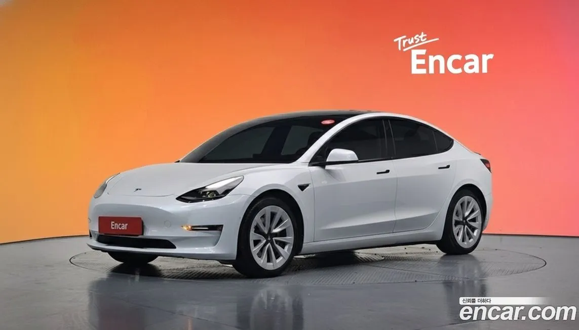 Tesla Model 3 — фото 1