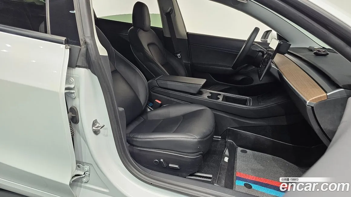 Tesla Model 3 — фото 10