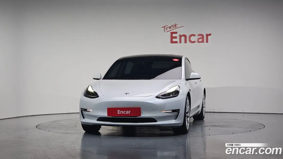 Tesla Model 3 — фото 3