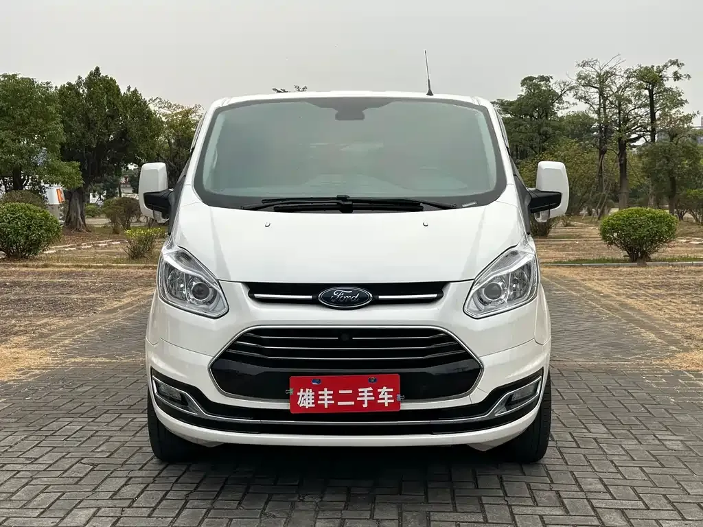 Ford Tourneo — фото 2
