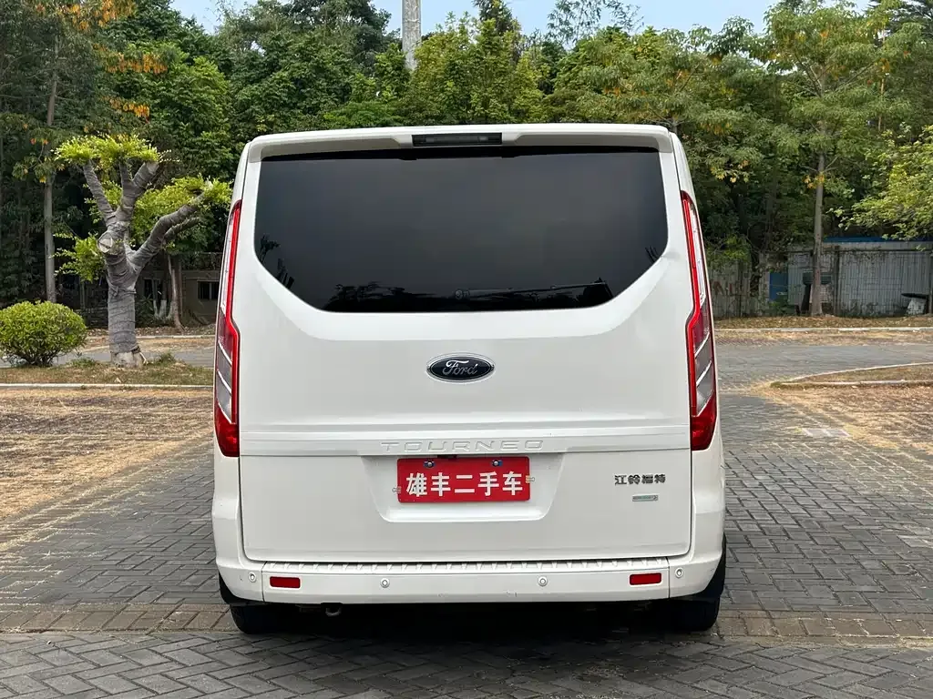 Ford Tourneo — фото 4