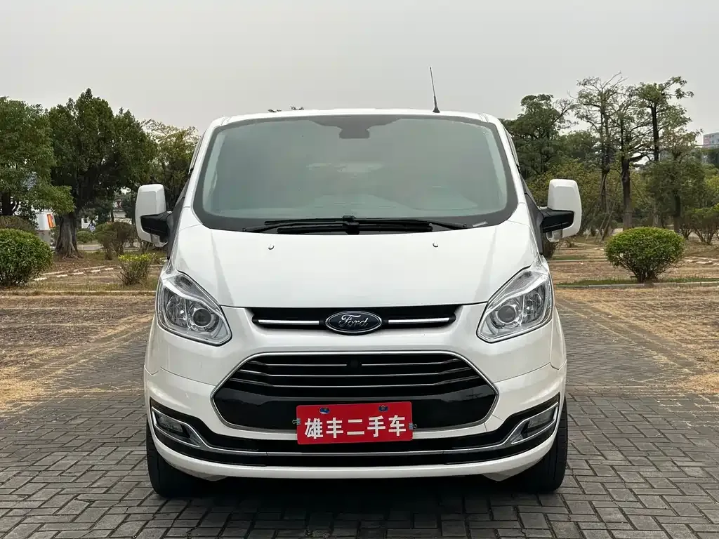 Ford Tourneo — фото 5