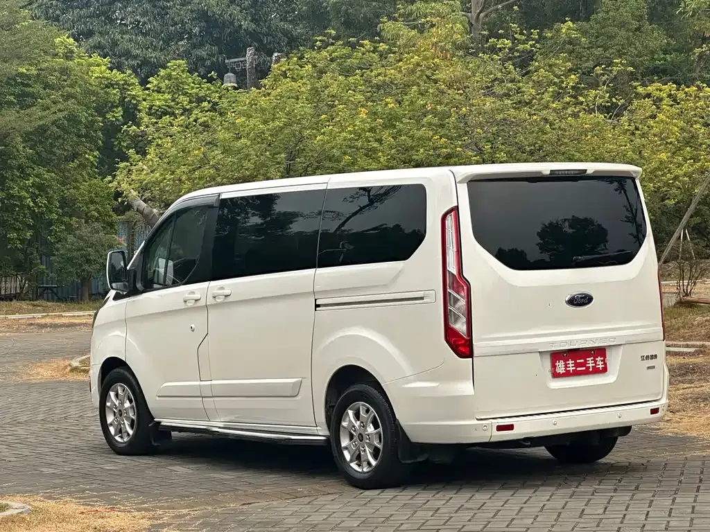 Ford Tourneo — фото 6