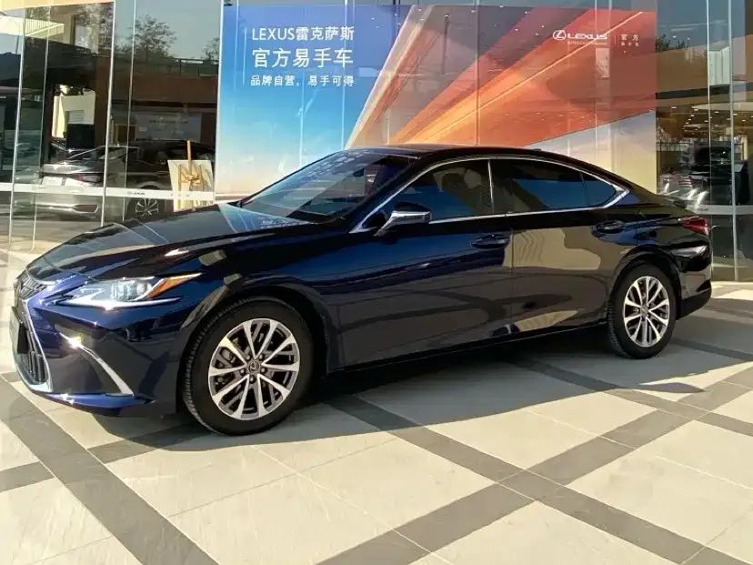 Lexus ES — фото 1
