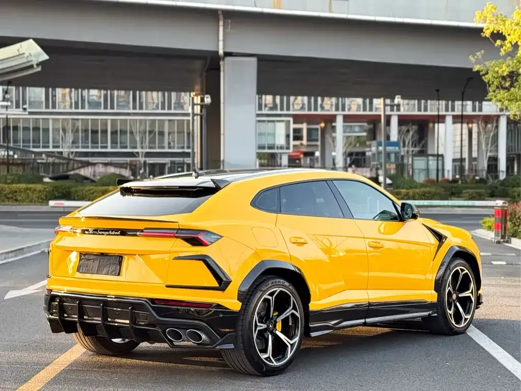 Lamborghini Urus — фото 6