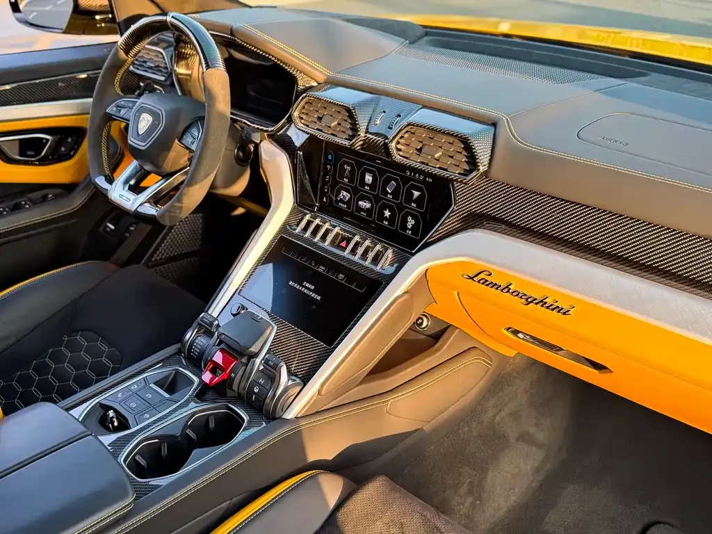 Lamborghini Urus — фото 9