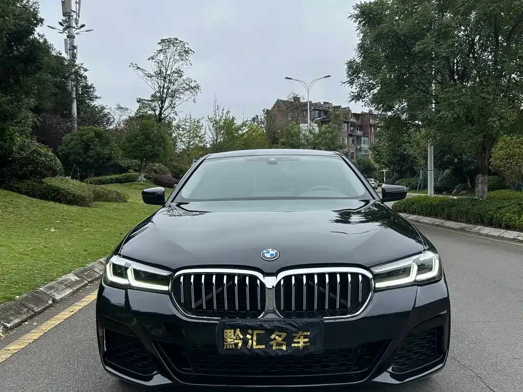 BMW 5 Series — фото 1