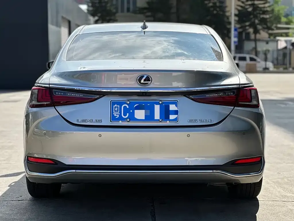 Lexus ES — фото 6