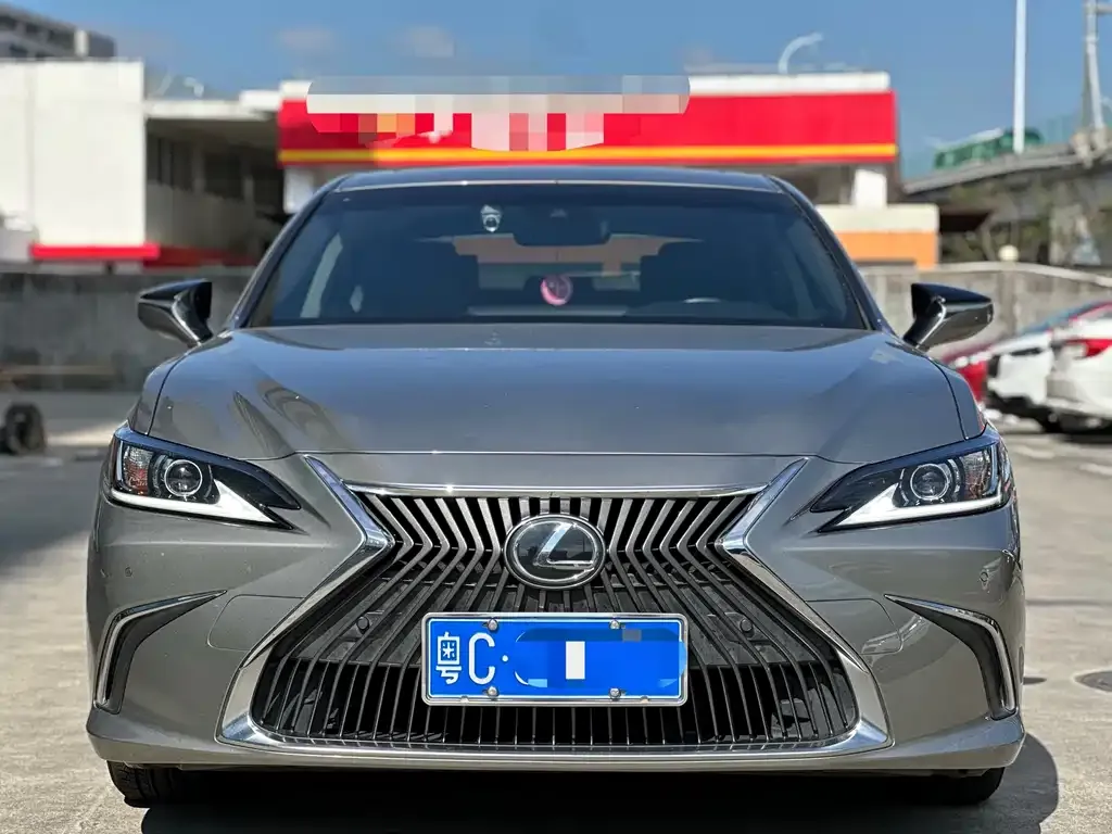 Lexus ES — фото 8