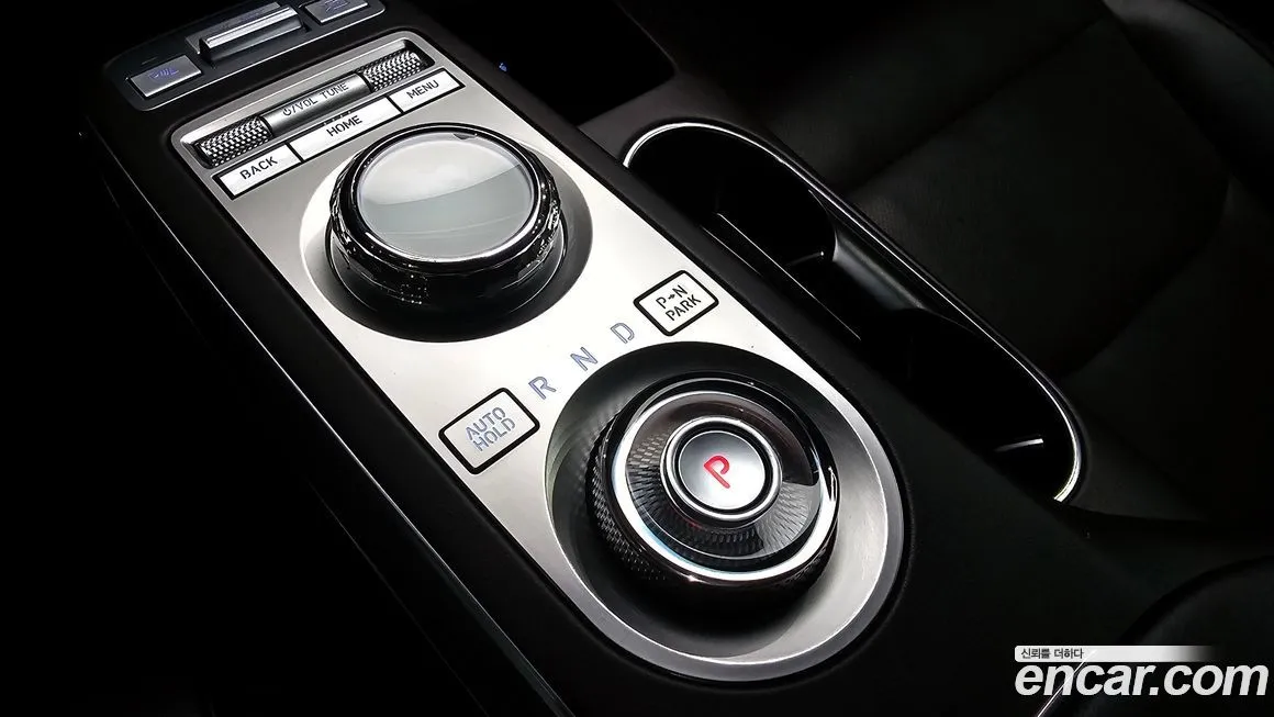 Genesis GV70 — фото 9