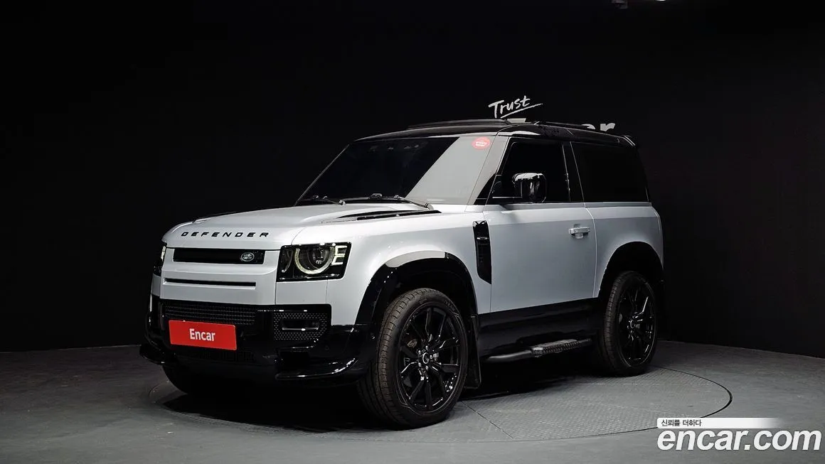 Land Rover Defender — фото 1