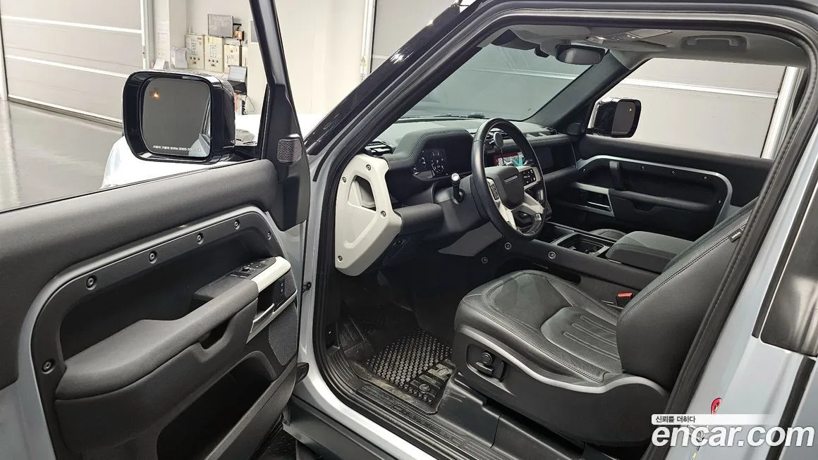 Land Rover Defender — фото 10