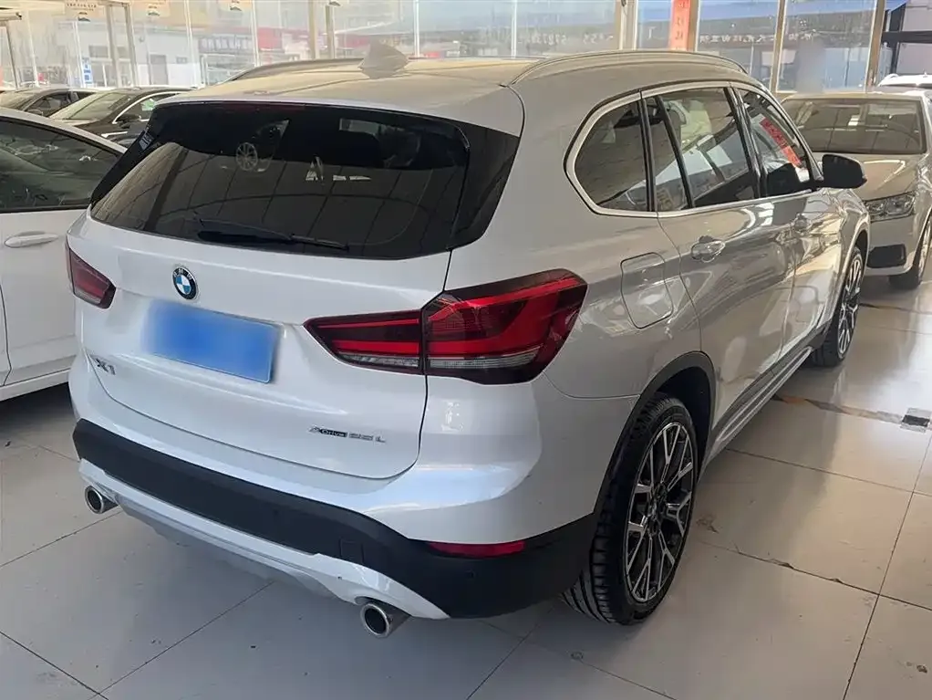 BMW X1 — фото 9