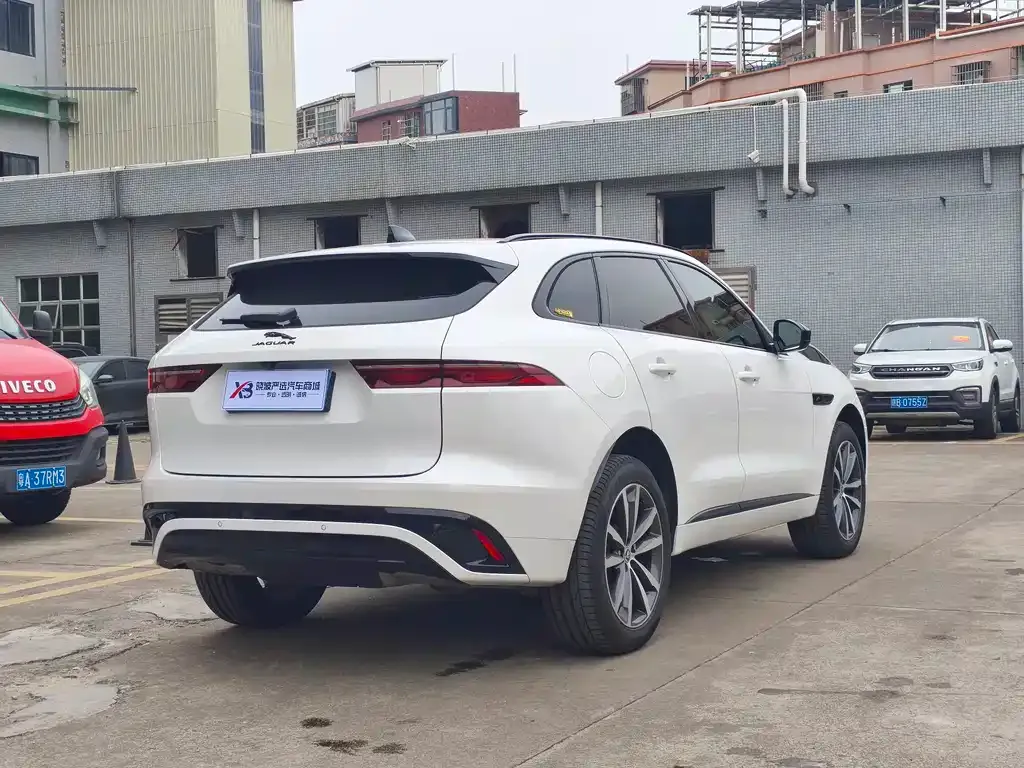 Jaguar F-PACE — фото 4