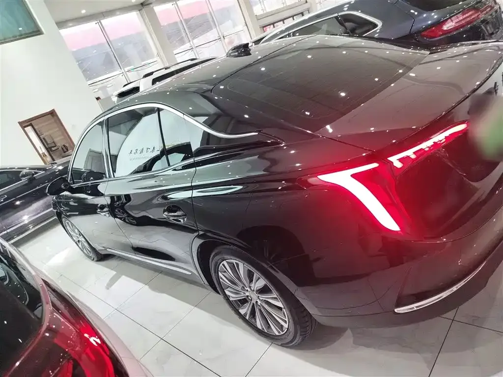 Hongqi E-QM5 — фото 5