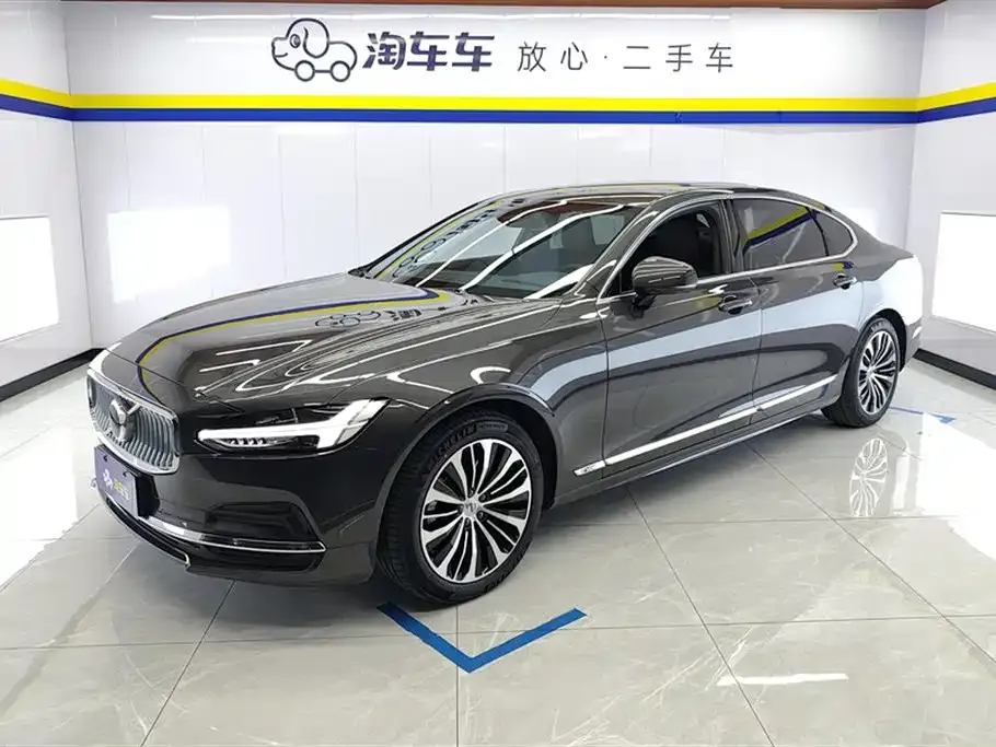 Volvo S90 — фото 1