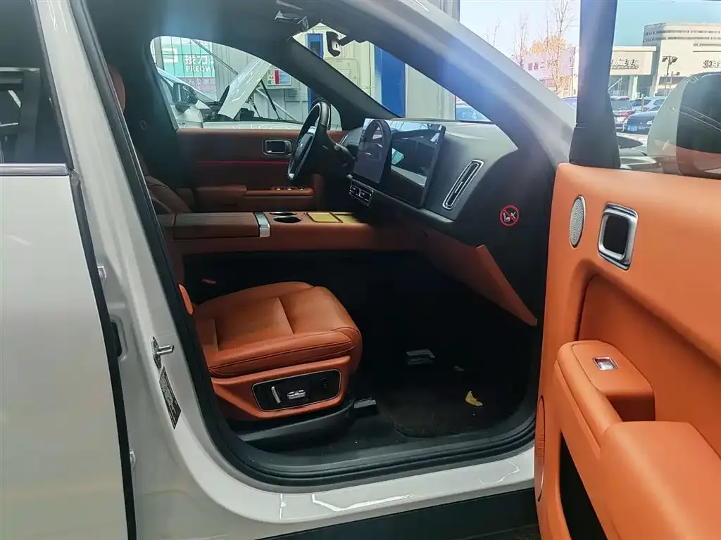 Li Auto L7 — фото 10