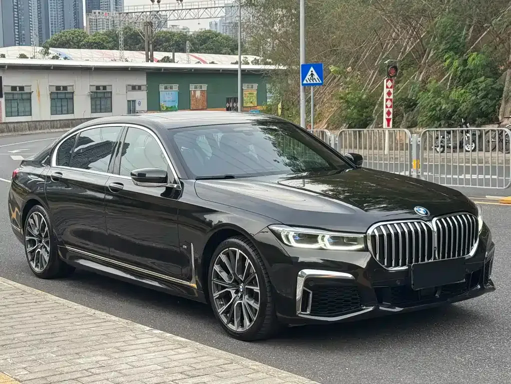 BMW 7 Series — фото 3