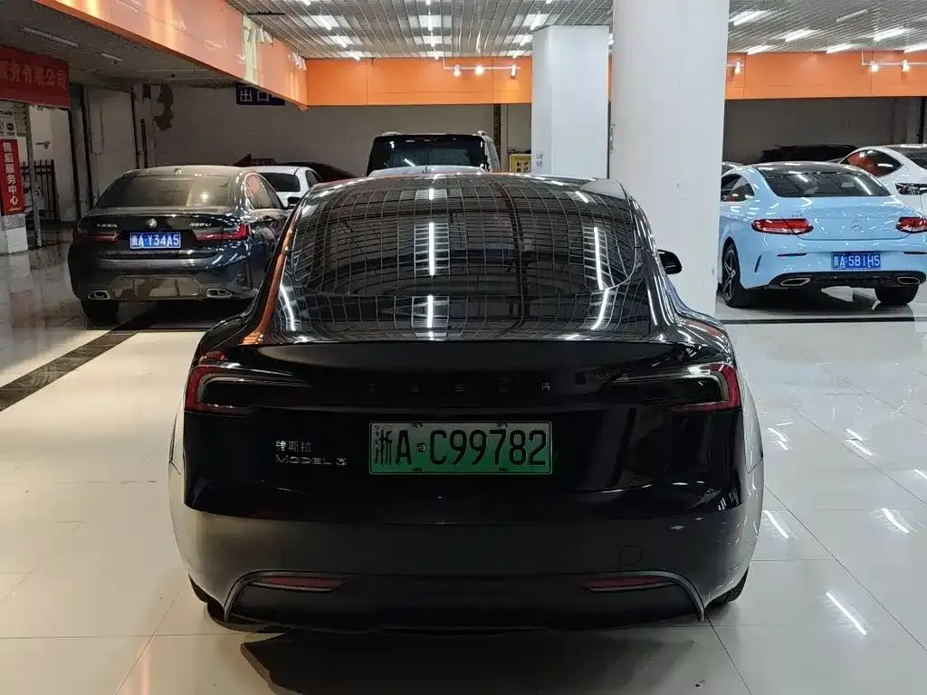 Tesla Model 3 — фото 4