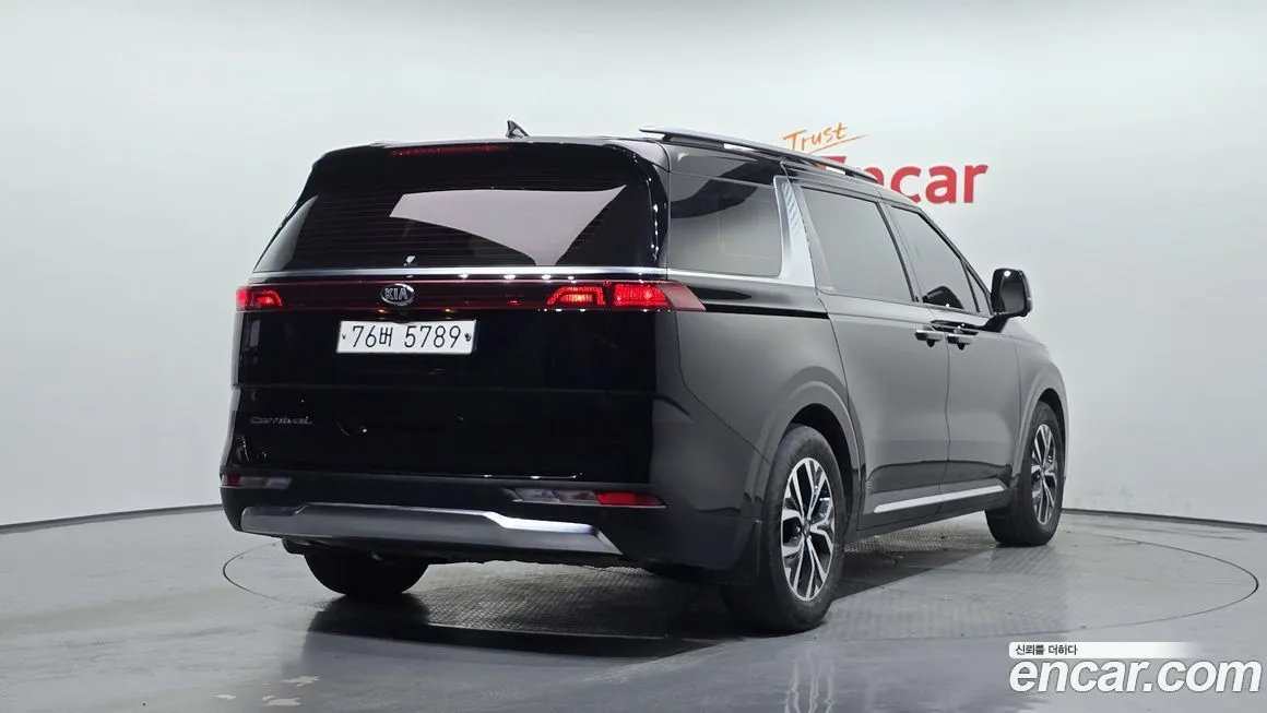 Kia Carnival — фото 2