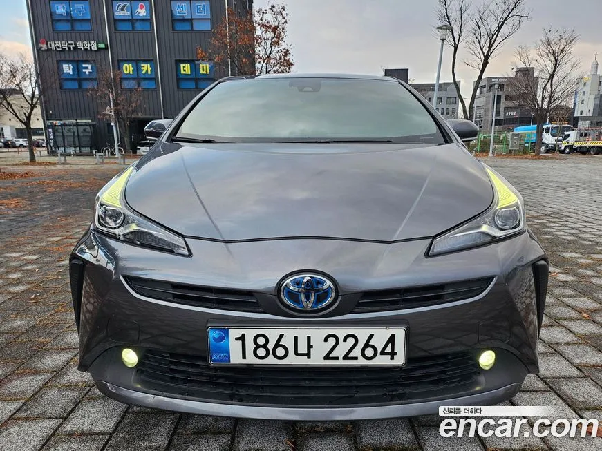Toyota Prius — фото 1
