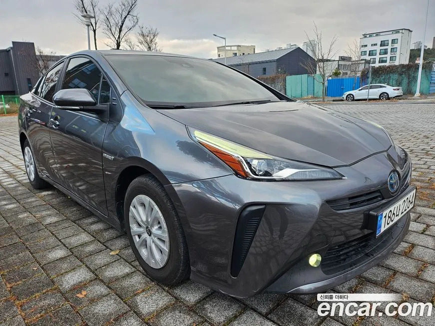 Toyota Prius — фото 3