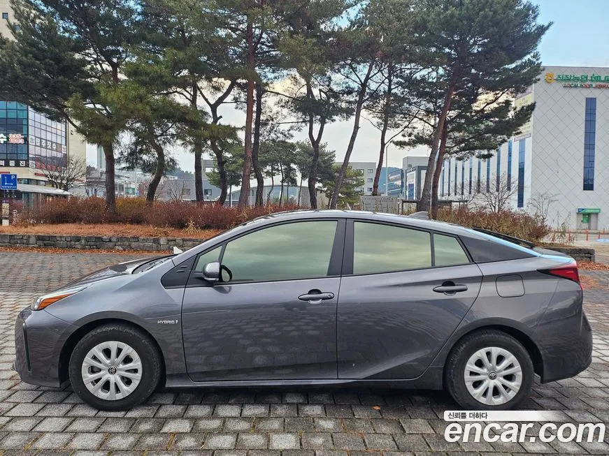 Toyota Prius — фото 4