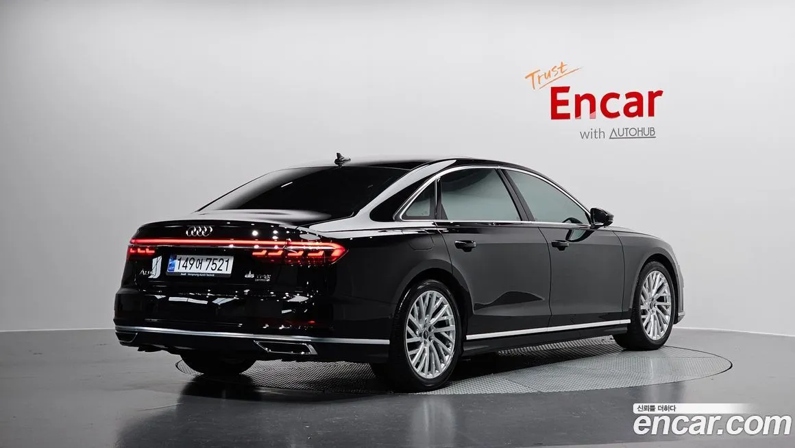 Audi A8 — фото 2