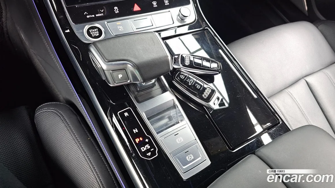 Audi A8 — фото 9