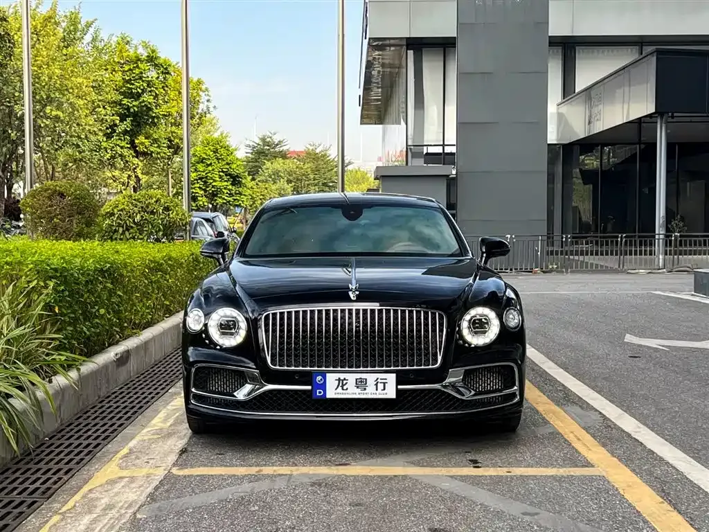 Bentley Flying Spur — фото 2