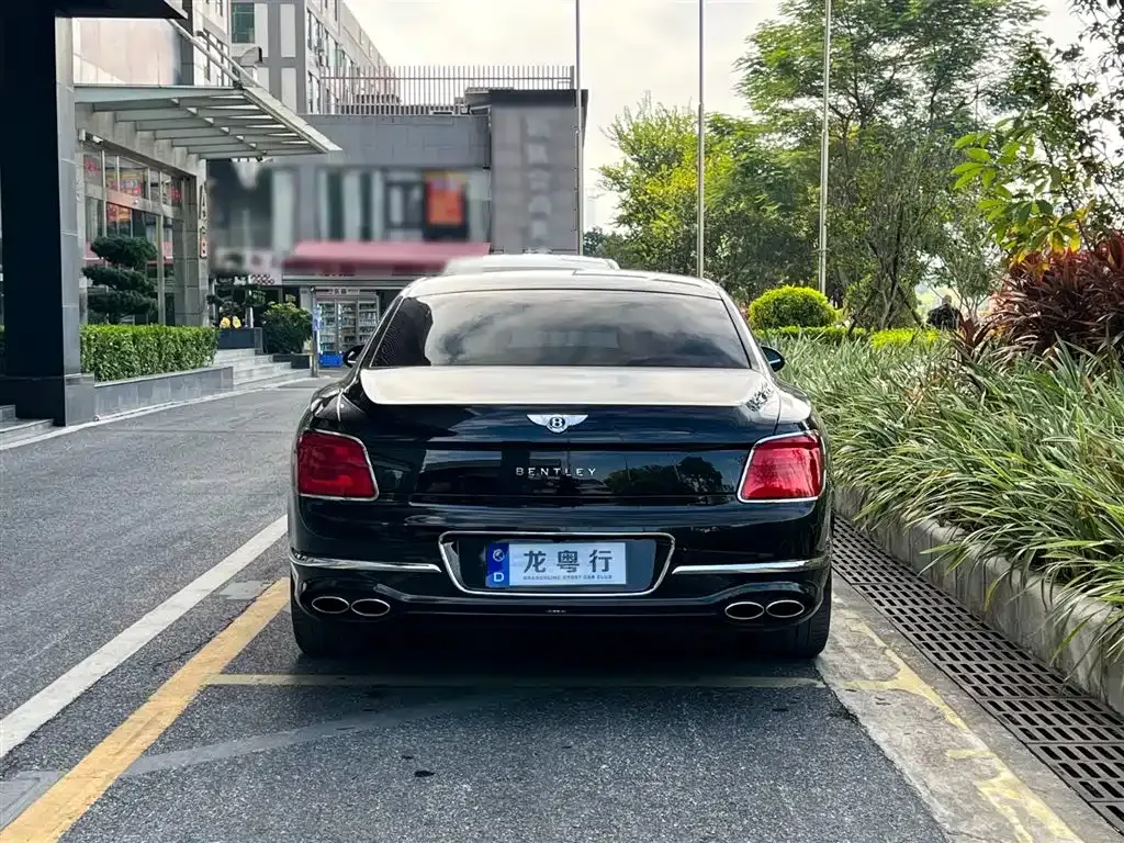 Bentley Flying Spur — фото 5