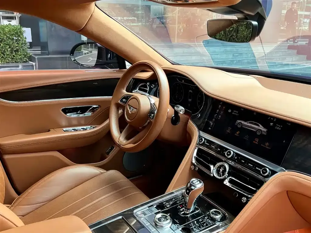 Bentley Flying Spur — фото 8