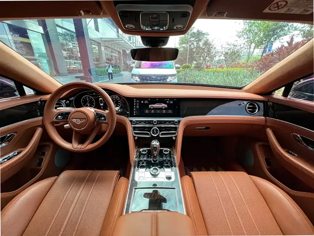 Bentley Flying Spur — фото 9