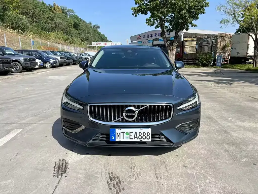 Volvo S60 — фото 2