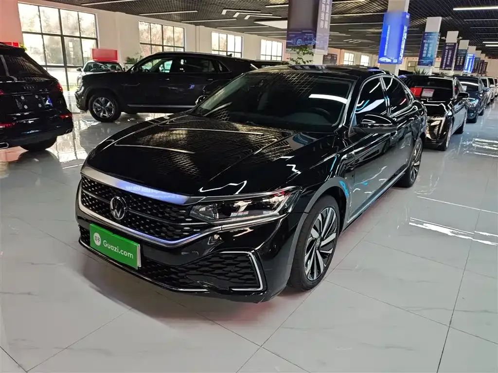 Volkswagen Passat — фото 1