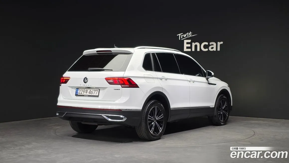 Volkswagen Tiguan — фото 2