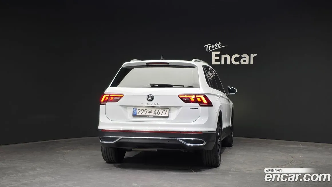 Volkswagen Tiguan — фото 4