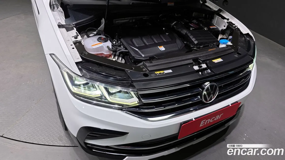 Volkswagen Tiguan — фото 6