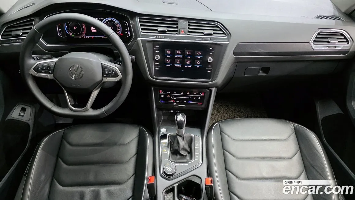 Volkswagen Tiguan — фото 7