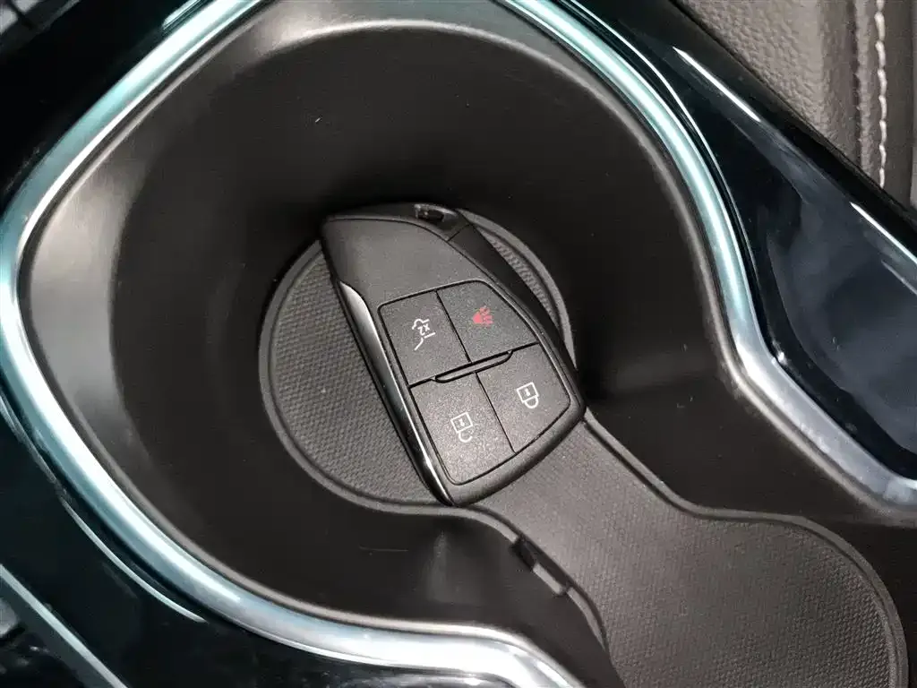 Buick Envision Plus — фото 9
