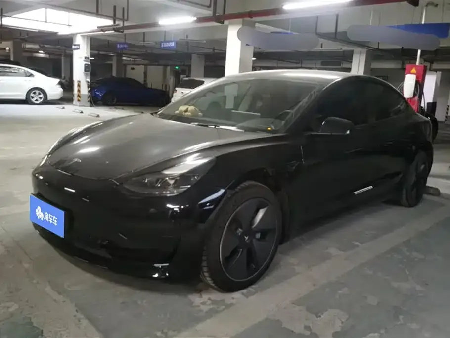 Tesla Model 3 — фото 1