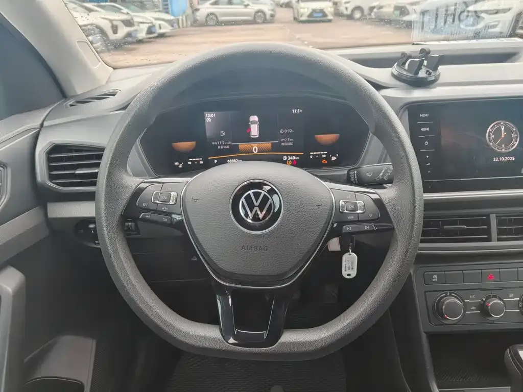 Volkswagen T-Cross — фото 9